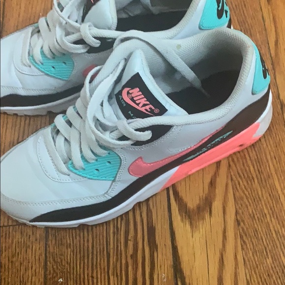 Nike Shoes - Nike sneakers 🌺